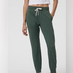 Vuori green heather jogger